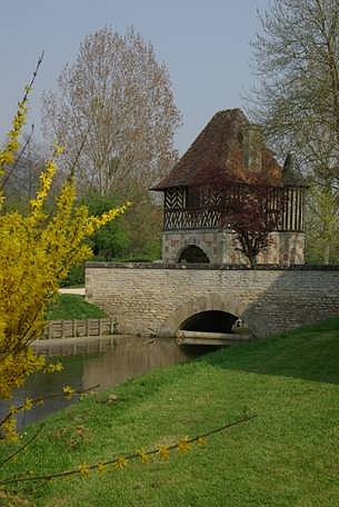 Description : Description : Description : Chateau de Crevecoeur (8)