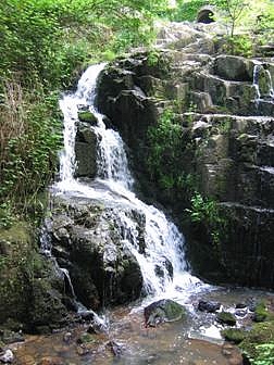 PETITE CASCADE A MORTAIN 009